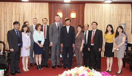 Lãnh đạo VKSNDTC tiếp xã giao Đoàn công tác Bộ Tư pháp Liên bang Nga